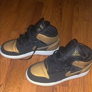 Boys Jordan retro 1 high